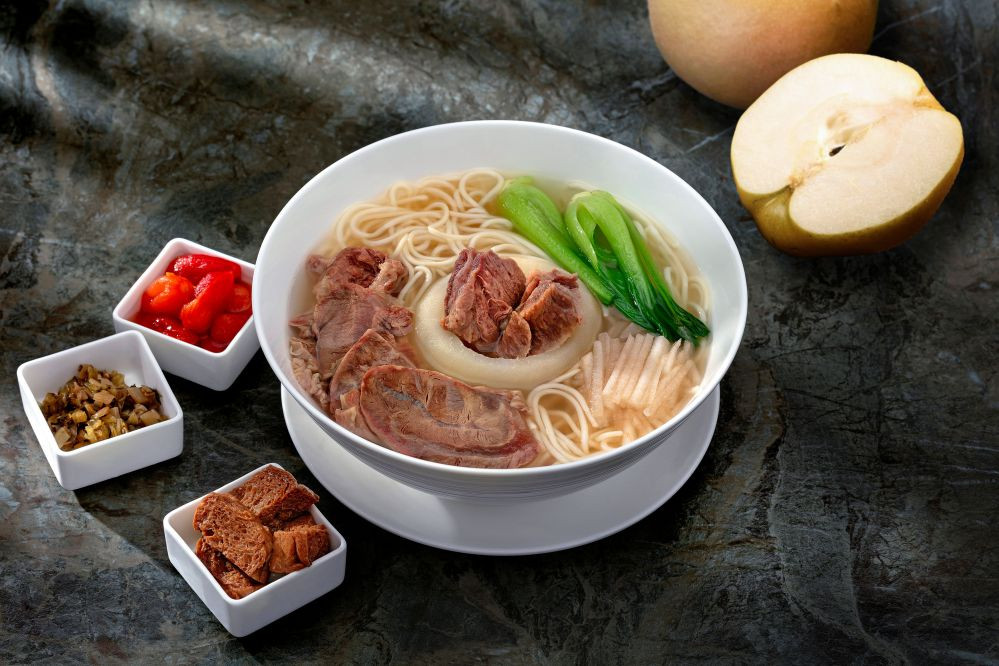 國聯大飯店推出牛肉麵日，首波主打水梨牛肉麵