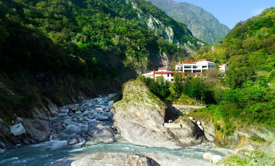 國旅不再貴森森 即日起預定高鐵晶華聯賣假期 入住贈好禮 車票再享全台最低7折起